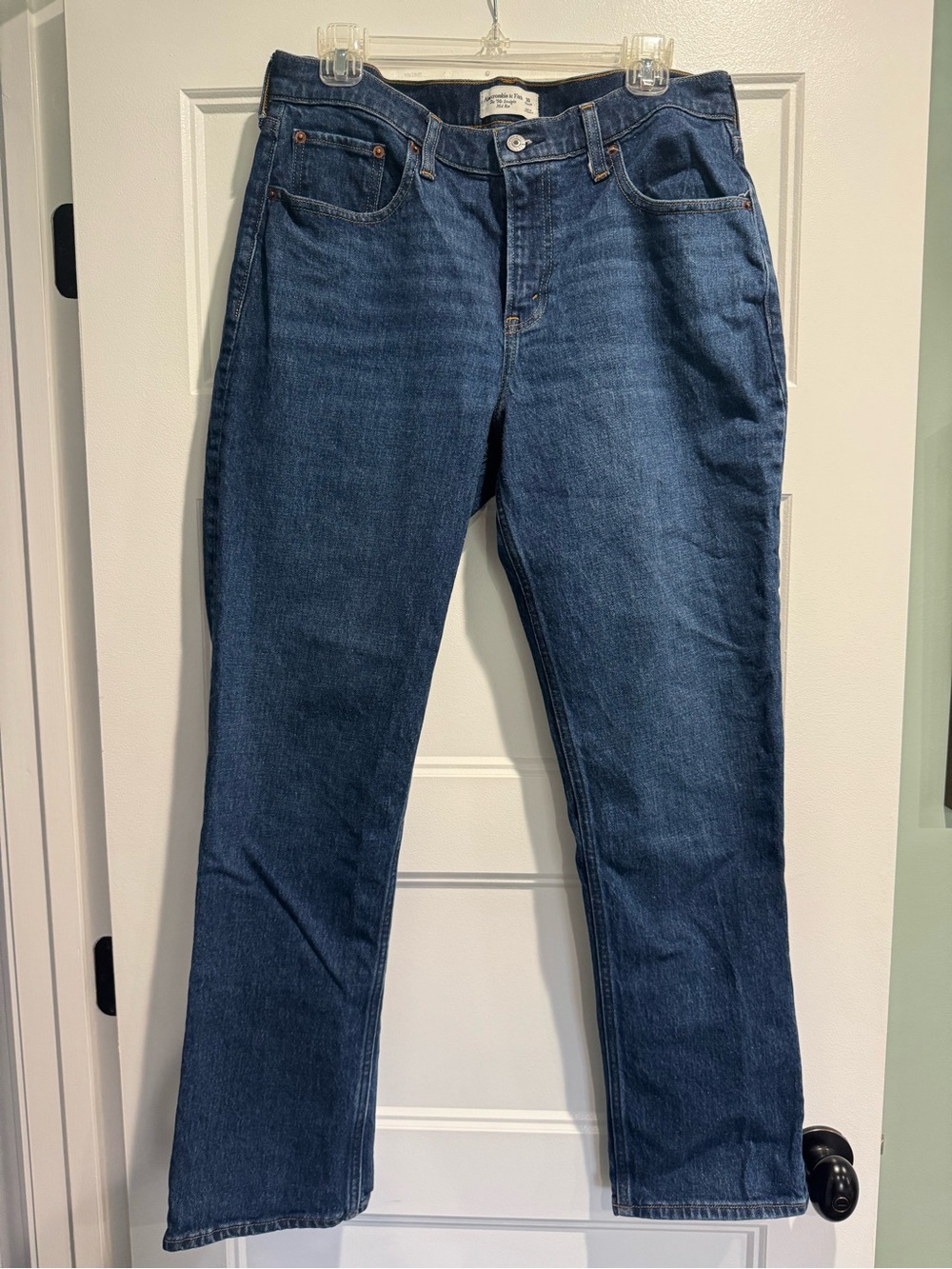Abercrombie & Fitch The 90s Straight-Leg Mid Rise Dark Blue Jeans